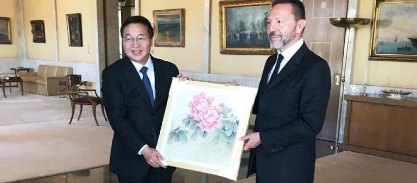 Ο Γιάννης Στουρνάρας συναντήθηκε με αντιπρόσωπο της Bank of China